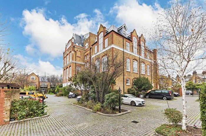 2 Bedroom Flat To Rent In Victorian Heights, Thackeray Road, London, SW8