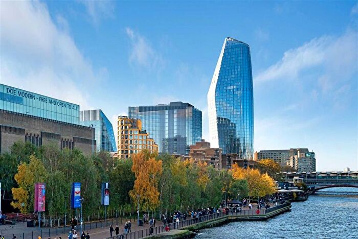 2 Bedroom Flat To Rent In Blackfriars Road, London, SE1