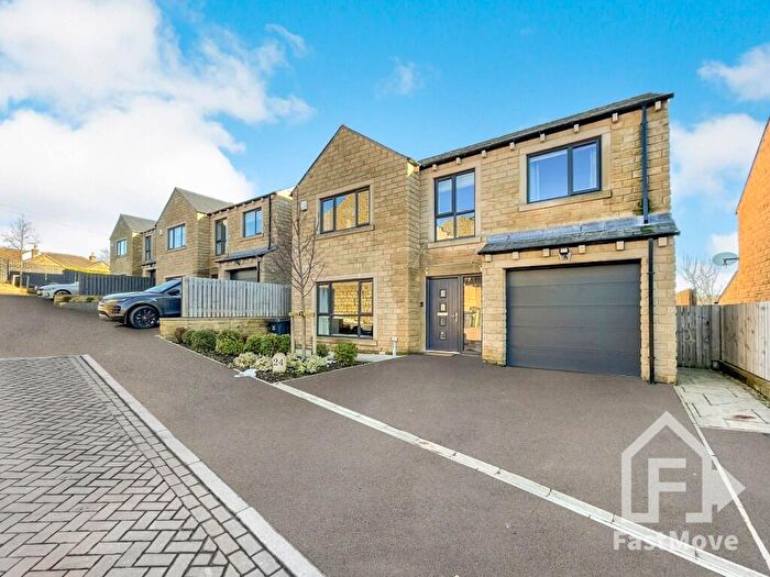 4 Bedroom Detached House For Sale In East Hill Way, Denby Dale, Huddersfield, HD8