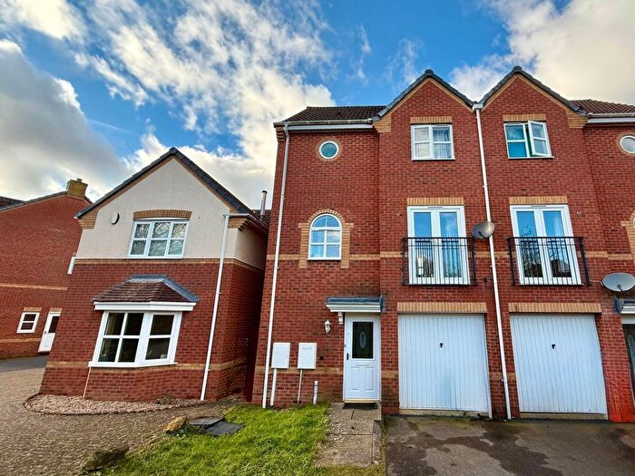 3 Bedroom Semi-Detached House To Rent In Bluebell Close, Oadby, LE2