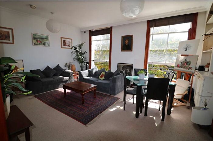 1 Bedroom Flat To Rent In St. John's Hill, London, SW11