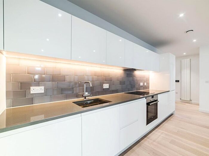 2 Bedroom Apartment To Rent In Windlass House, Schooner Road, E16