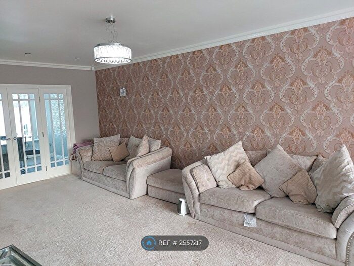 5 Bedroom Semi-Detached House To Rent In Peak House Road, Birmingham, B43