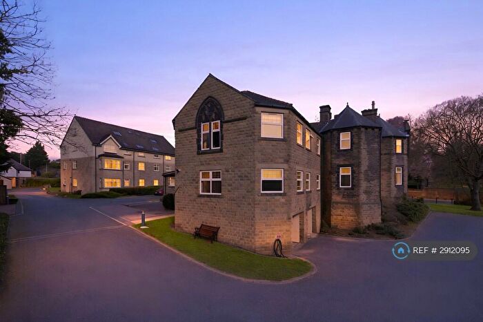 2 Bedroom Flat To Rent In The Strone, Bradford, BD10