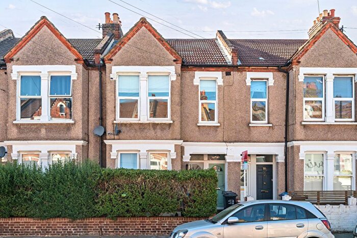 2 Bedroom Flat For Sale In Bruce Road, Mitcham, CR4