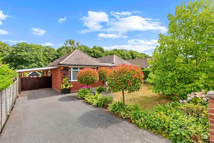 3 Bedroom Detached Bungalow For Sale In Park Lane, Hazlemere, HP15