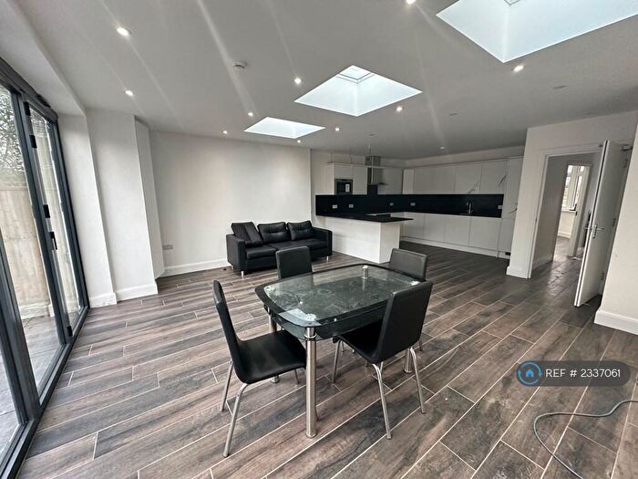 5 Bedroom Semi-Detached House To Rent In South Way, Croydon, West Wickam, Shirley, Beckenham, Crystal Pa, CR0