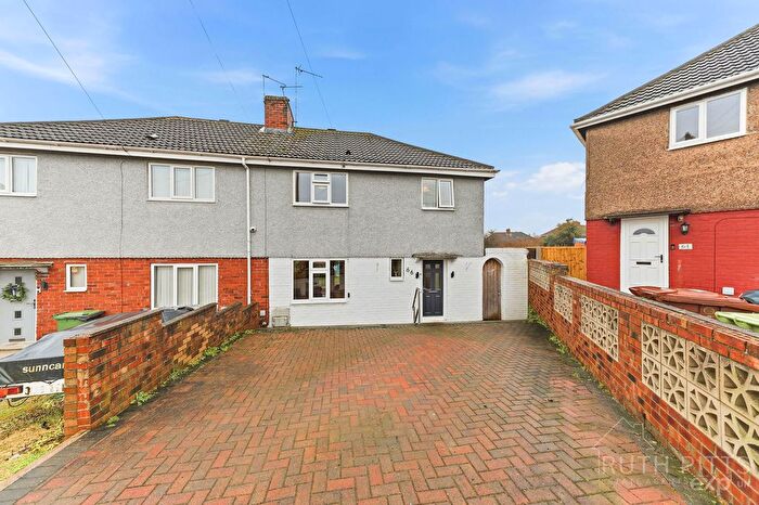 3 Bedroom Semi Detached House For Sale In Cross Street, Upton, WF9