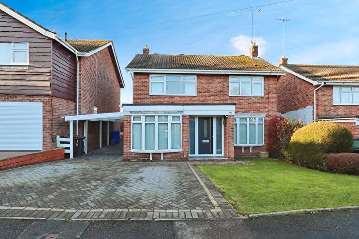 4 Bedroom Detached House For Sale In Hillcrest Avenue, Winshill, DE15