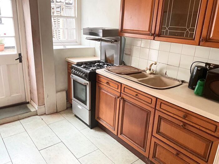 2 Bedroom Cottage For Sale In Trym Road, Bristol, BS9