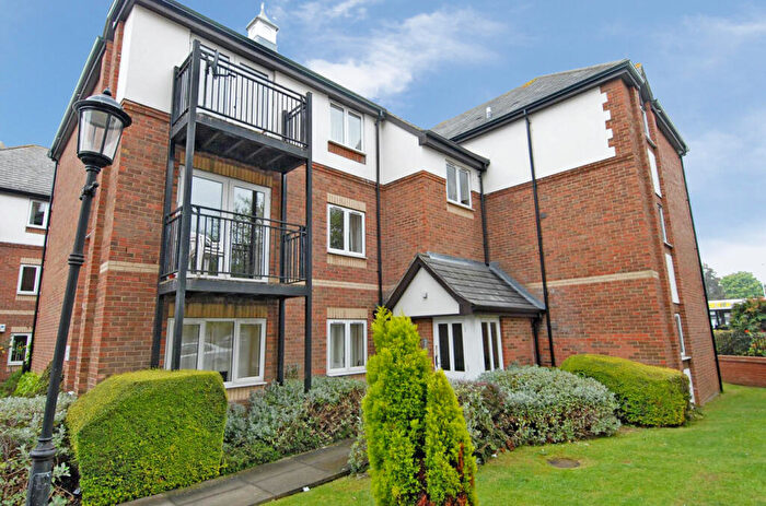 2 Bedroom Flat To Rent In Cedar Court, Oxford Road, Oxford, OX4