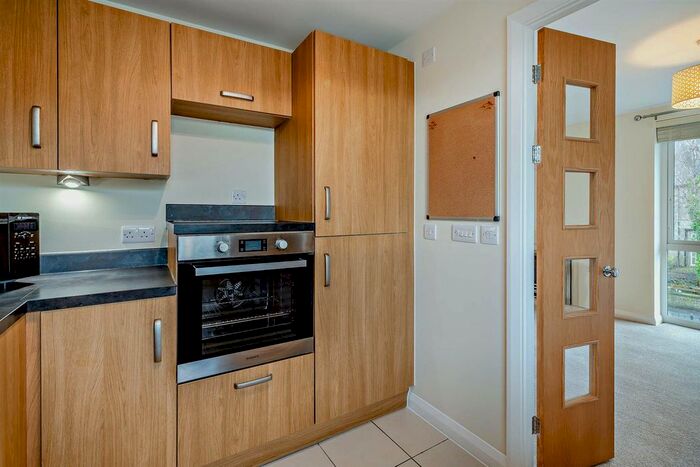 2 Bedroom Flat For Sale In Greaves Road, Lancaster, LA1