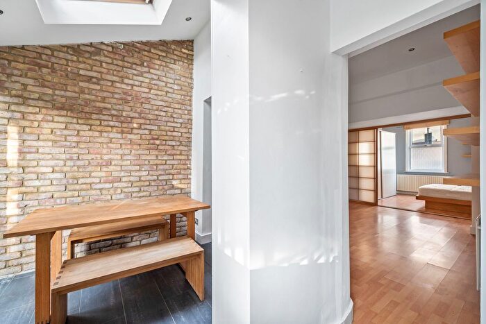 1 Bedroom Flat To Rent In Camden Park Road, London, NW1