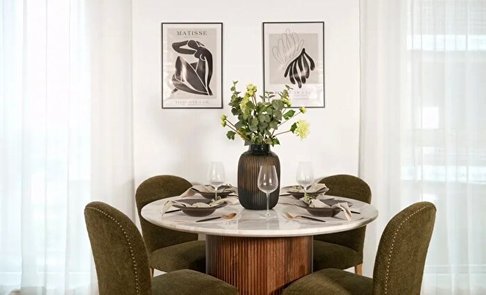 2 Bedroom Flat For Sale In Rosemary House, Randolph Road, Southall, UB1