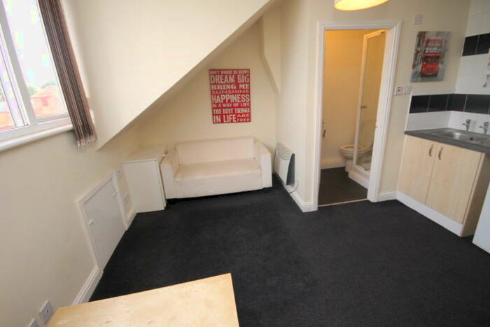 Studio To Rent In Irwin Approach, Halton, Leeds, LS15