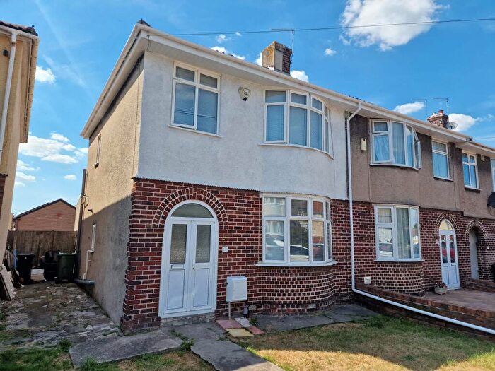 3 Bedroom Semi-Detached House To Rent In Embassy Road, Bristol, BS5