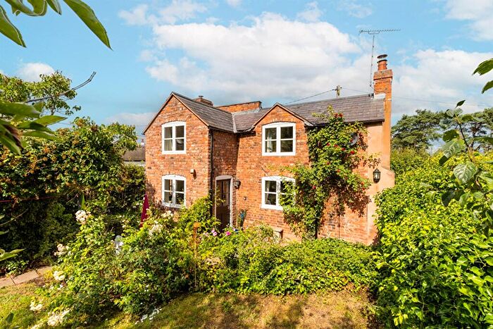 2 Bedroom Detached House For Sale In The Square - Beautiful Detached Cottage In Semi Rural Hamlet, CH3