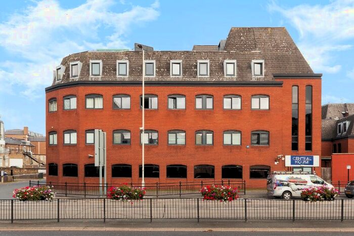 1 Bedroom Flat To Rent In Parkway, Chelmsford, Essex, CM2