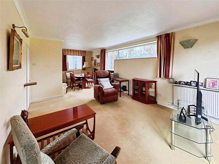 2 Bedroom Flat For Sale In North Park, London, SE9
