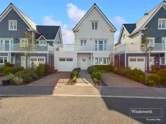 4 Bedroom Detached House To Rent In Champlain Street, Reading, Berkshire, RG2