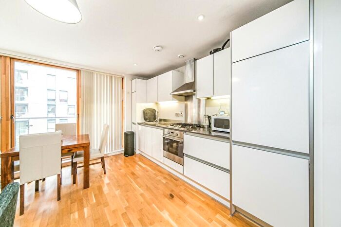 2 Bedroom Apartment To Rent In Chatham Place, Reading, RG1