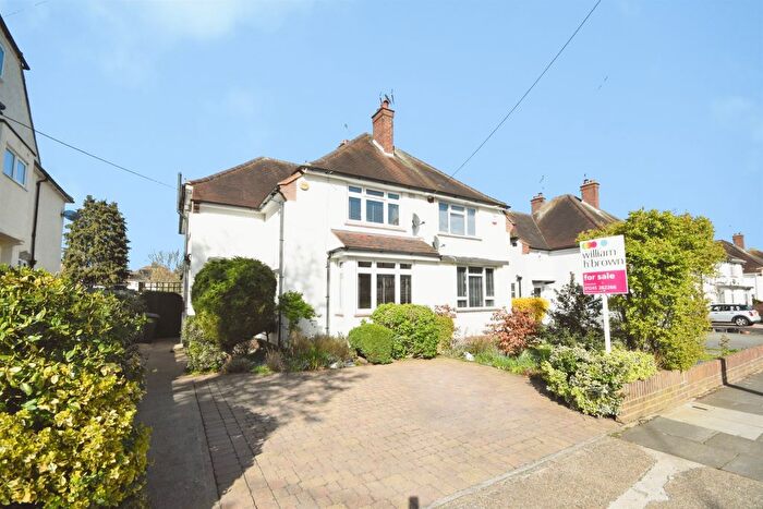 3 Bedroom Semi Detached House For Sale In Fifth Avenue, Chelmsford, CM1