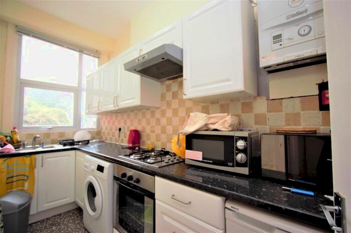 Studio To Rent In Palmerston Crescent, London, N13