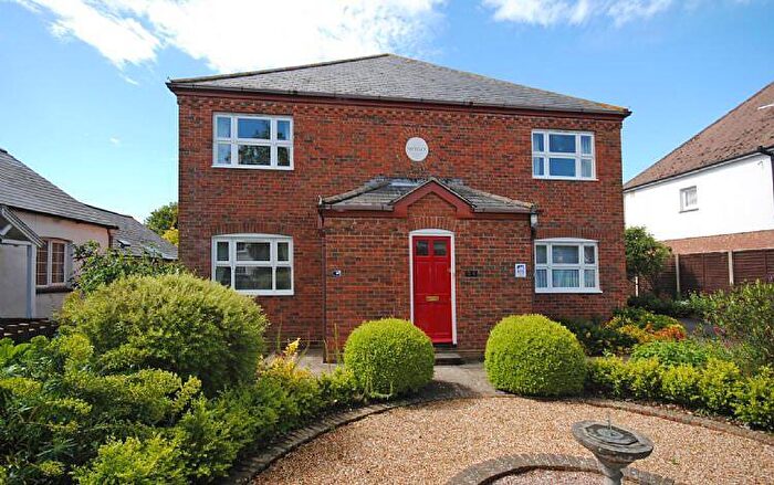 1 Bedroom Flat To Rent In Parchment Street, Chichester, PO19