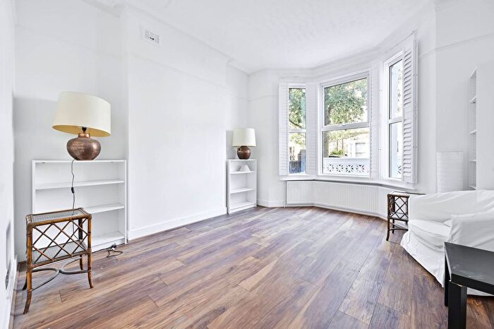 2 Bedroom Flat To Rent In Bravington Road, Queen's Park, London, W9