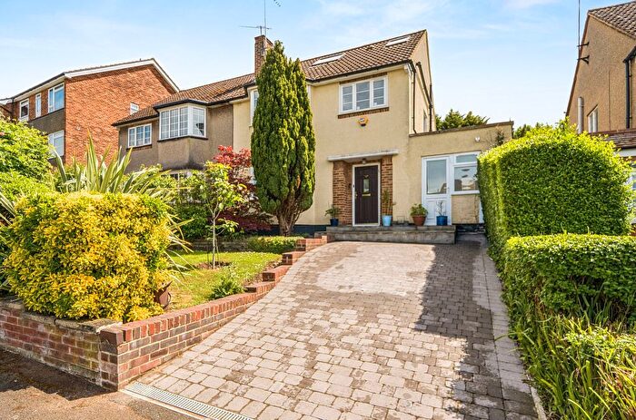 4 Bedroom Semi Detached House For Sale In Somerset Road, New Barnet, EN5