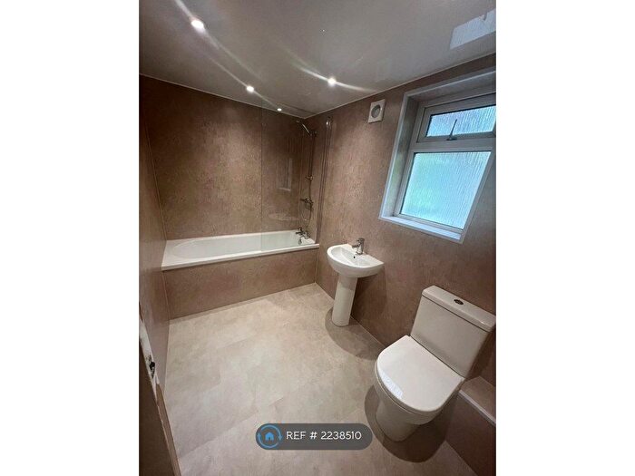 2 Bedroom Flat To Rent In Larch Drive, East Kilbride, Glasgow, G75