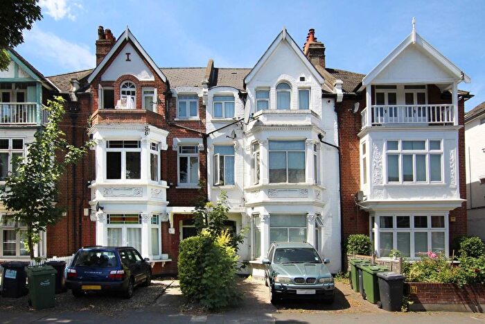 2 Bedroom Flat To Rent In Thornton Avenue, London, SW2