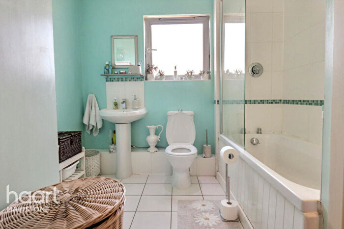 2 Bedroom Apartment For Sale In Orchard Close, Orchard Street, Maidstone, ME15