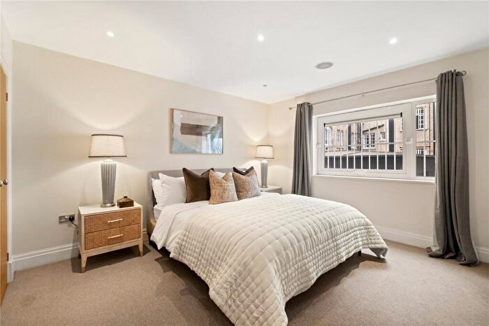 3 Bedroom Duplex For Sale In Drayton Gardens, London, SW10