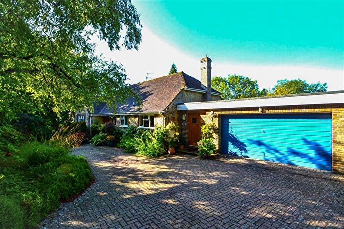 2 Bedroom Detached Bungalow To Rent In Storrington, RH20