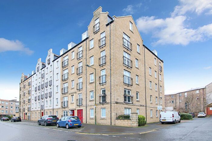 2 Bedroom Flat For Sale In / Giles Street, Leith, Edinburgh, EH6