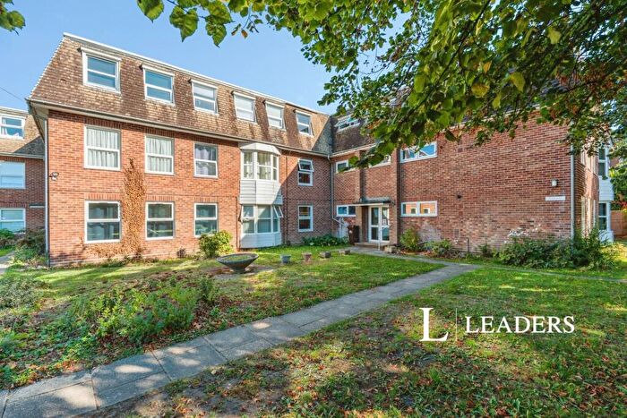 2 Bedroom Flat To Rent In Spring Road, Southampton, Hampshire, SO19