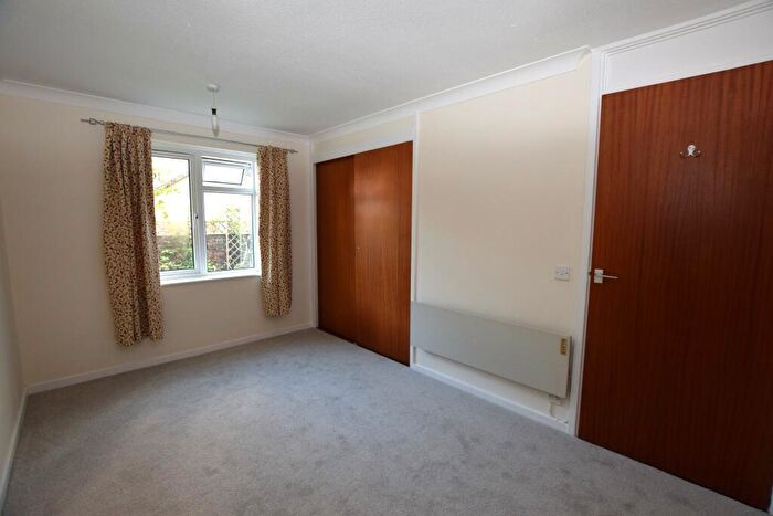 1 Bedroom Apartment For Sale In Gaskell Court, Thornton End, Holybourne, Alton, Hampshire, GU34