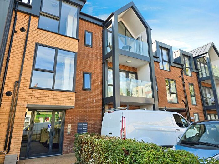 1 Bedroom Flat To Rent In The Westcliffs, Westcliff On Sea, SS0