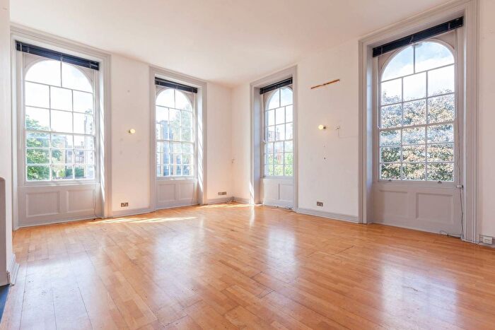 2 Bedroom Flat To Rent In North Road, Camden, London, N7