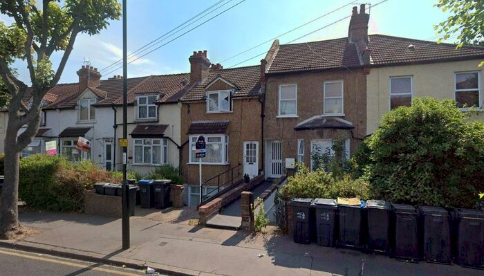 Studio To Rent In Sydenham Road, Croydon, Surrey, CR0