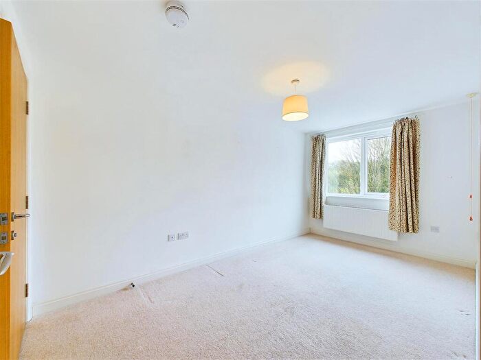 2 Bedroom Apartment For Sale In Townhead Road, Dore, Sheffield, S17