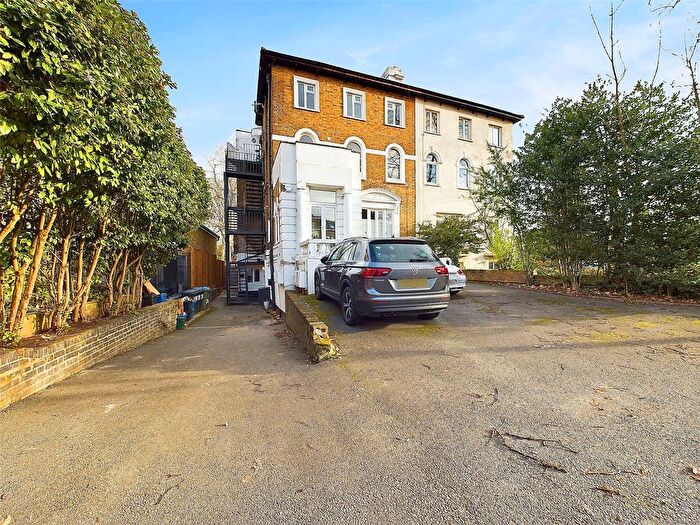 2 Bedroom Flat To Rent In St. Margarets Road, St Margarets, Twickenham, TW1