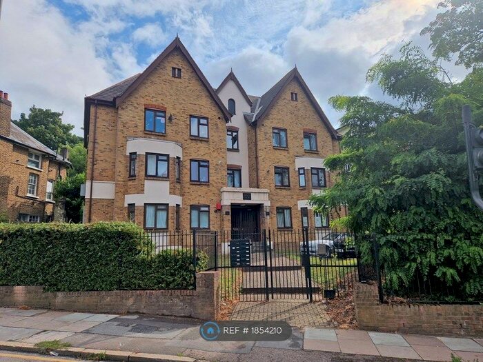3 Bedroom Flat To Rent In Lewisham Road, London, SE13