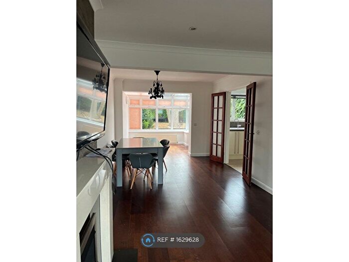 3 Bedroom Semi-Detached House To Rent In Rosewood Avenue, Hornchurch, RM12