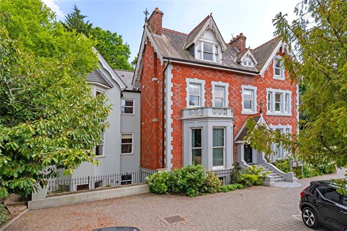2 Bedroom Flat For Sale In Carlton Road, Tunbridge Wells, Kent, TN1