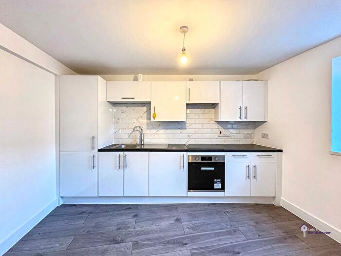 1 Bedroom Flat To Rent In Cox's Lane, Southampton, SO19