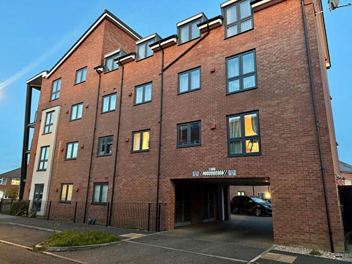 2 Bedroom Flat To Rent In Edge Street, Aylesbury, HP19