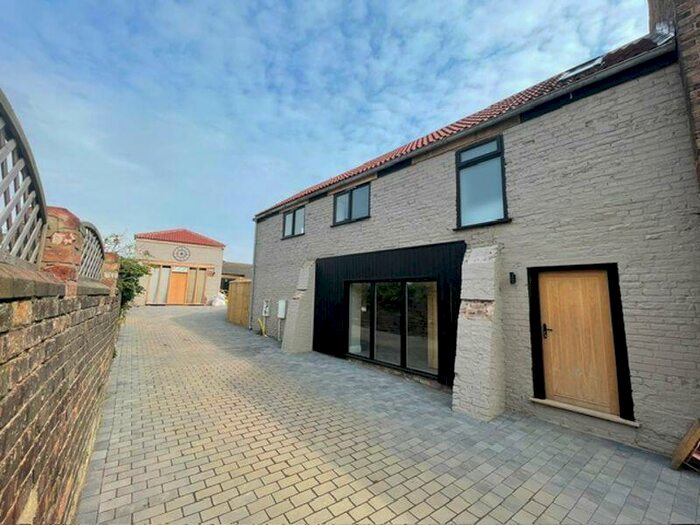 2 Bedroom Semi-Detached House To Rent In Mill Road, Cleethorpes, DN35