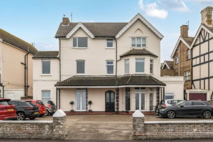 2 Bedroom Flat For Sale In Sea Road, Westgate-On-Sea, CT8